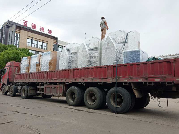 6月27、28日 百強洗滌龍等洗滌設(shè)備發(fā)貨四川